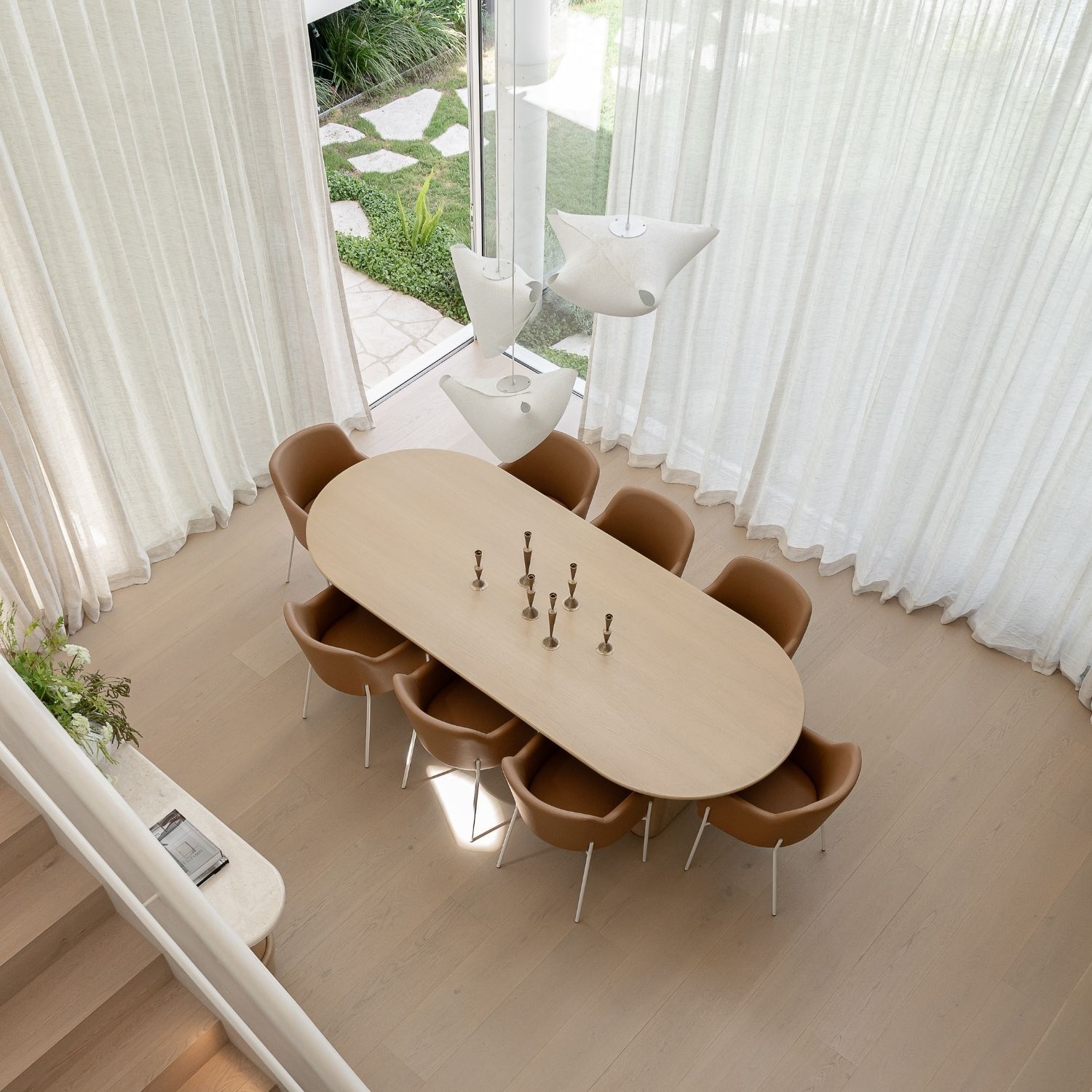 Banks Dining Table