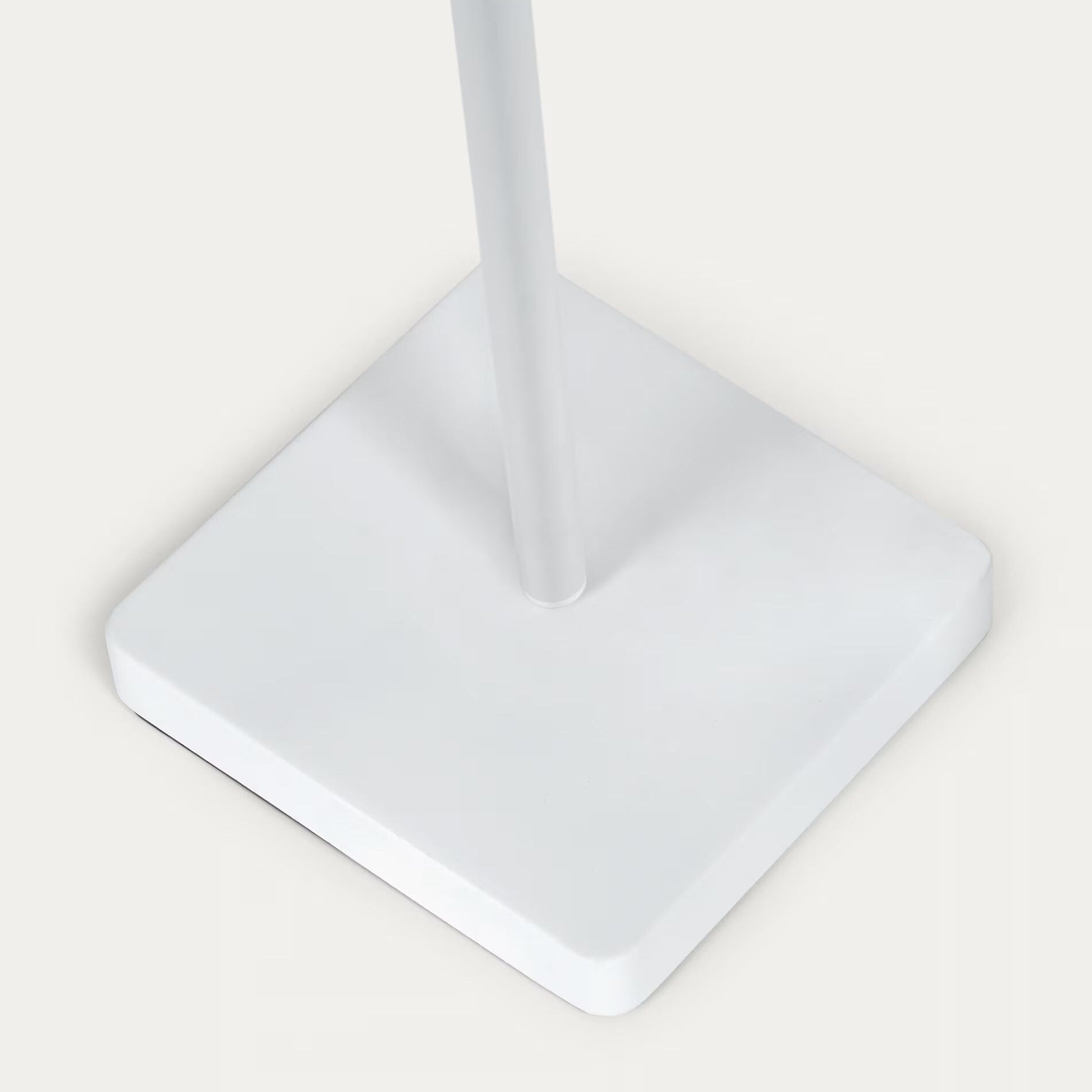 Amaray Outdoor Solar Lamp