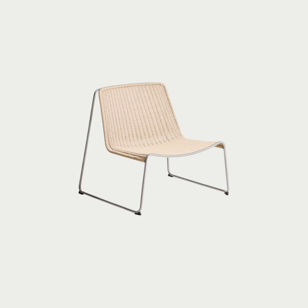 modern lounge chair for alfresco living 