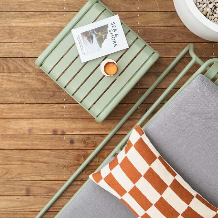 Outdoor sun lounger with matching side table 