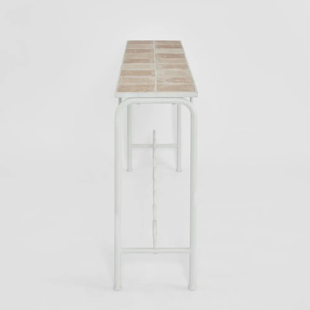 Wira Outdoor Console