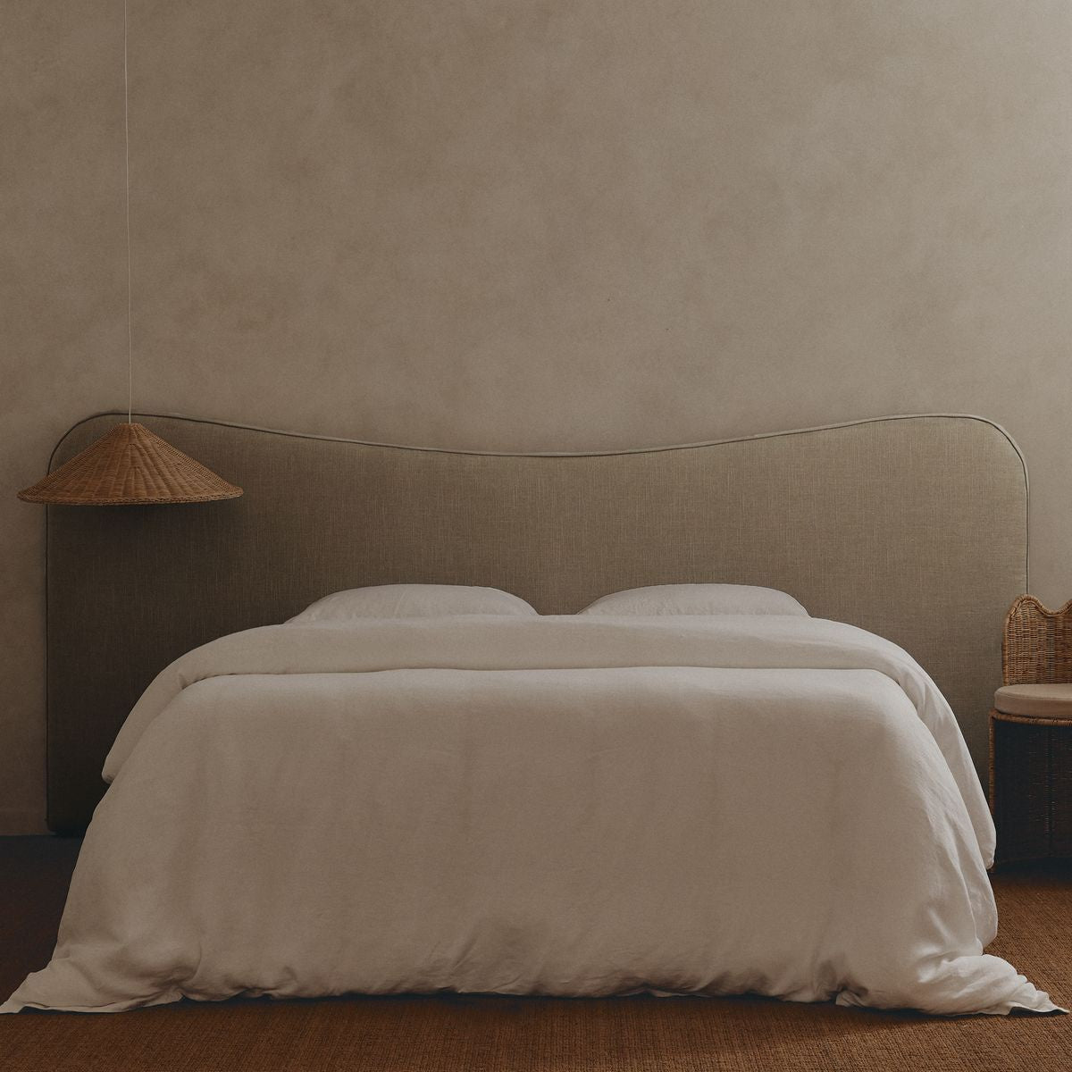 Saatchi Bed Head